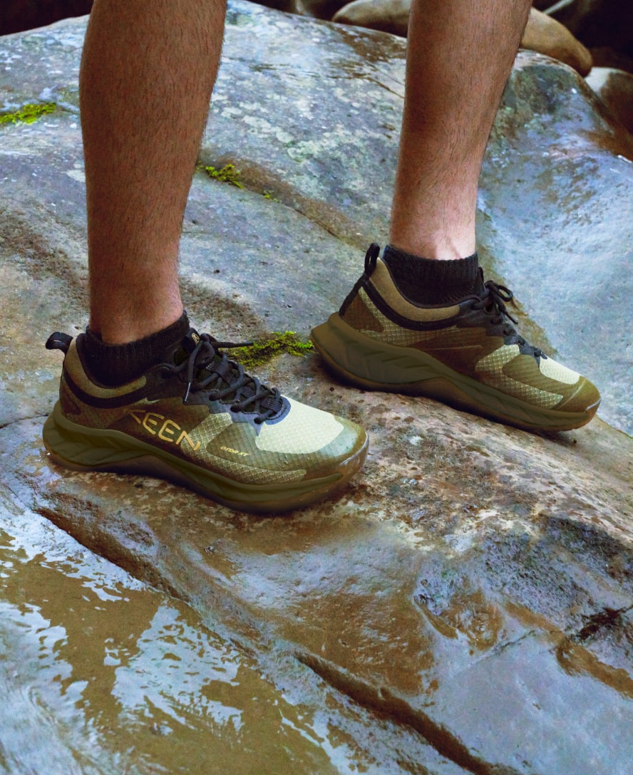 Men's Versacore Waterproof Shoe  |  Bronze Green/Black - Image 9